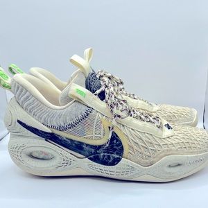 Men’s Nike Cosmic Unity size 9